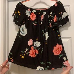 Old Navy off the shoulder Shirt